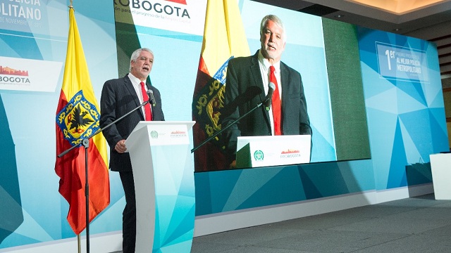 Primer Premio a Mejor Policía Metropolitano - Foto: Alcaldía Mayor de Bogotá - Andrés Sandoval