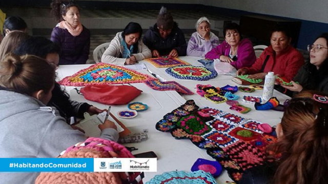 Mujeres tejedoras de Fucha - Foto: Secretaría de Hábitat